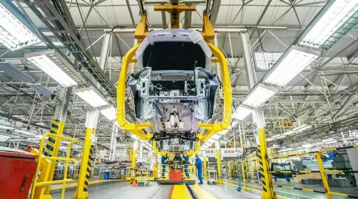 La produzione di circuiti integrati in Cina è aumentata di anno in anno